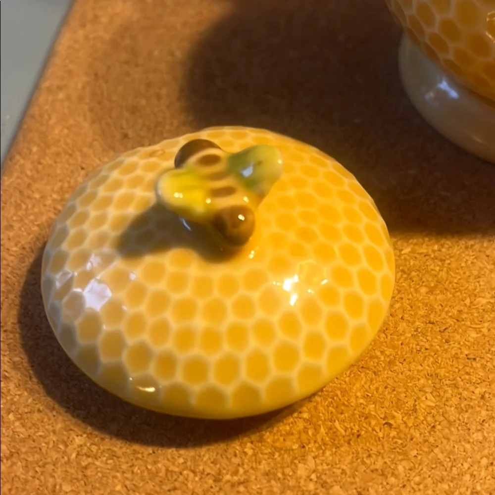 Williams Sonoma Yellow Honeycomb Serveware Set
